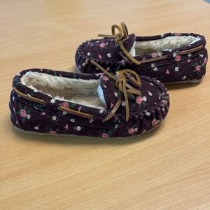 Minnetonka Cassie Corduroy Slippers